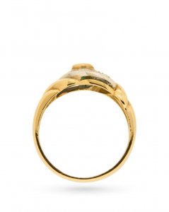 Anello in oro con smeraldo ovale e diamanti