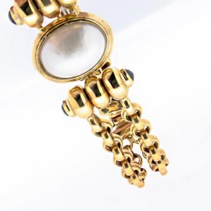 Bracciale in oro con perla mabè e zaffiri