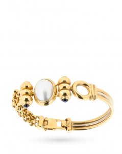 Gold bracelet with mabe pearl and sapphires