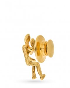 Lapel Pin volleyball player in 18kt yellow gold