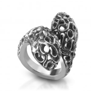 Ring in 925 silver with embroided snakes